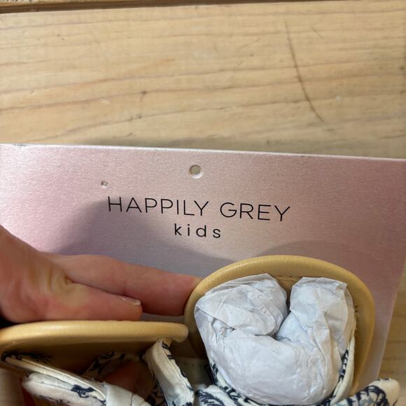 Happily Grey Kids NWT Toddler Girls' Blue Floral Sandals Size 4 - Picture 2 of 4